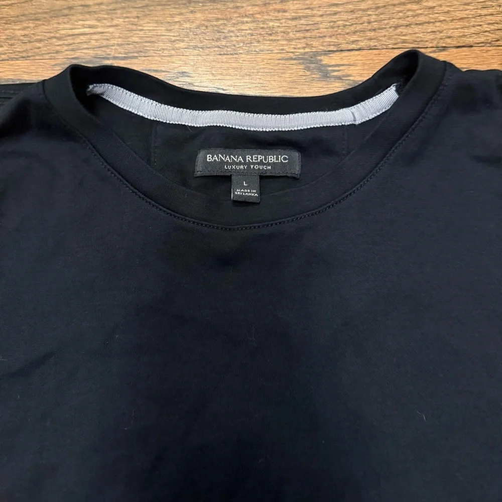 Banana Republic Luxury Touch Black Long Sleeve Tee, Men’s L